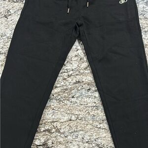 Alo accolade straight legged sweatpants size medium black brand new